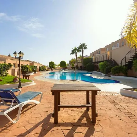Una Casa Abierta Al Mar